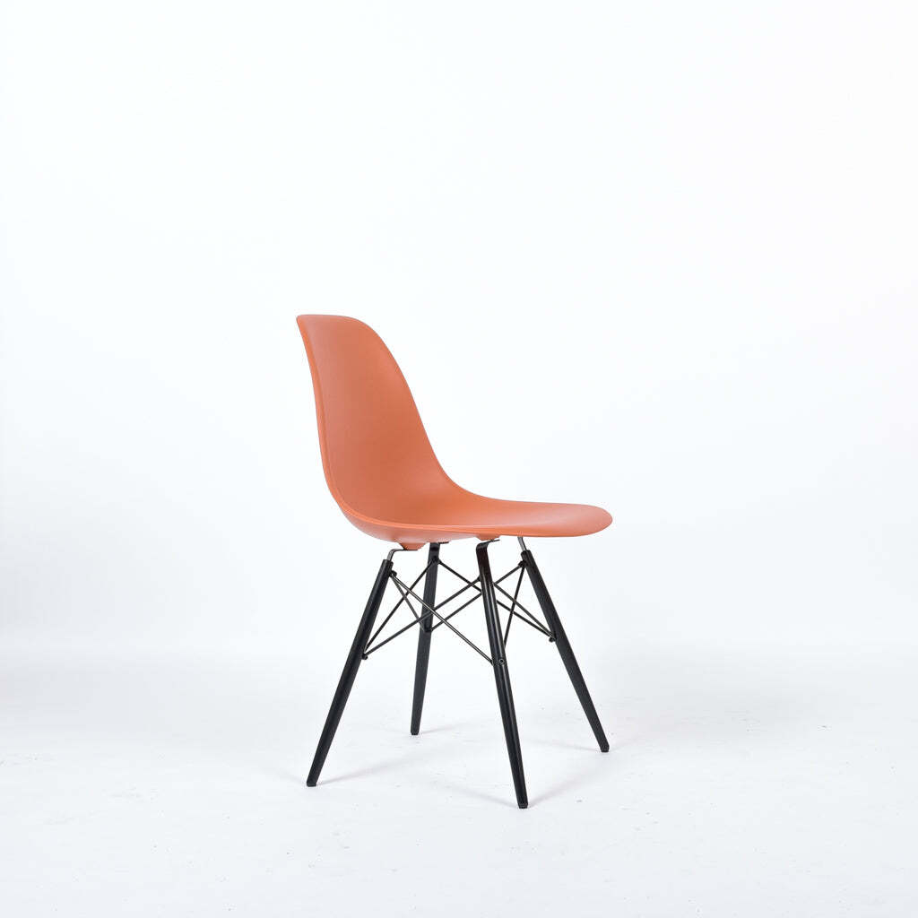 Eames Plastic Side Chair DSW Poppy Red 0