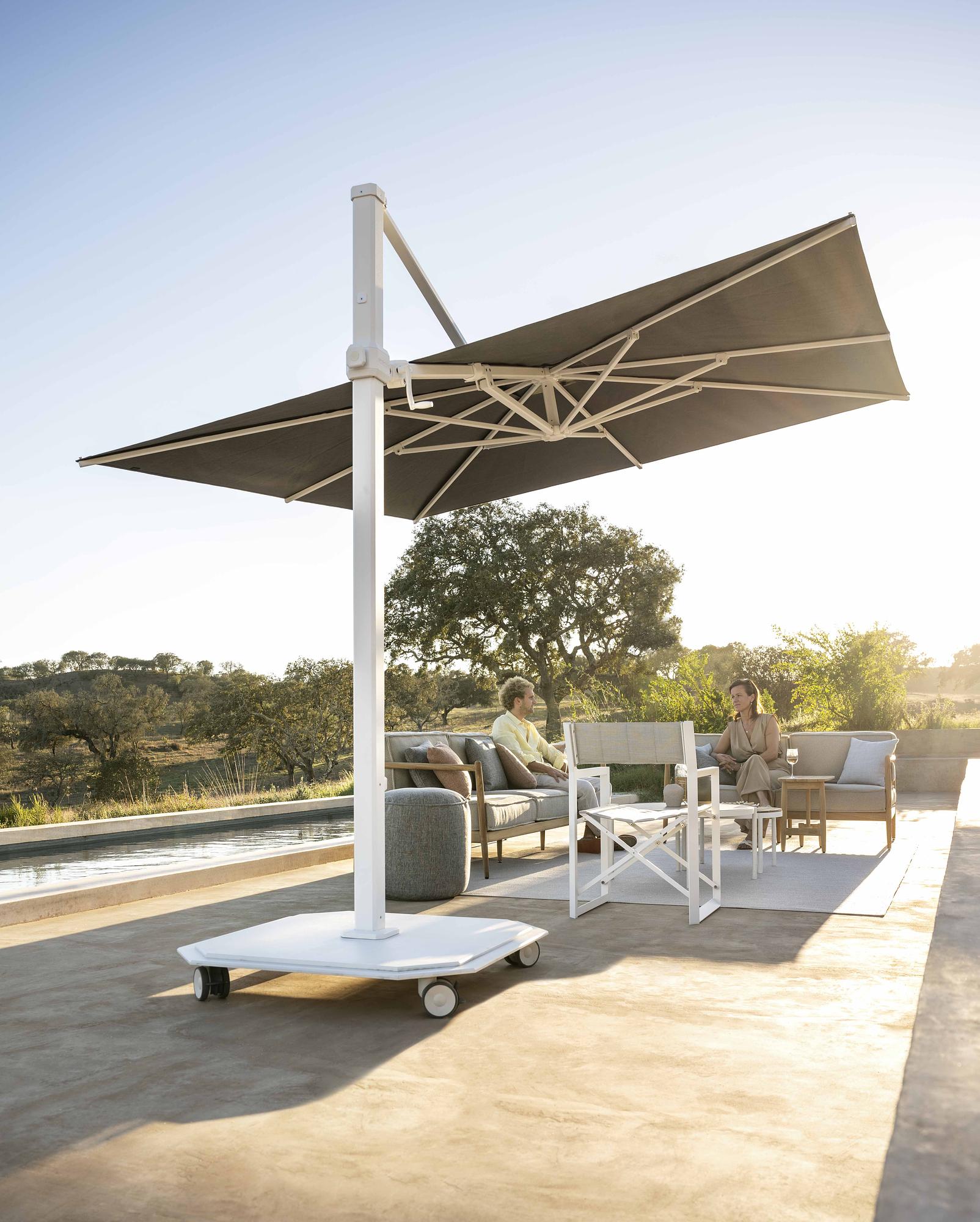 MANTRA Director's Chair Textile White Silver 2
