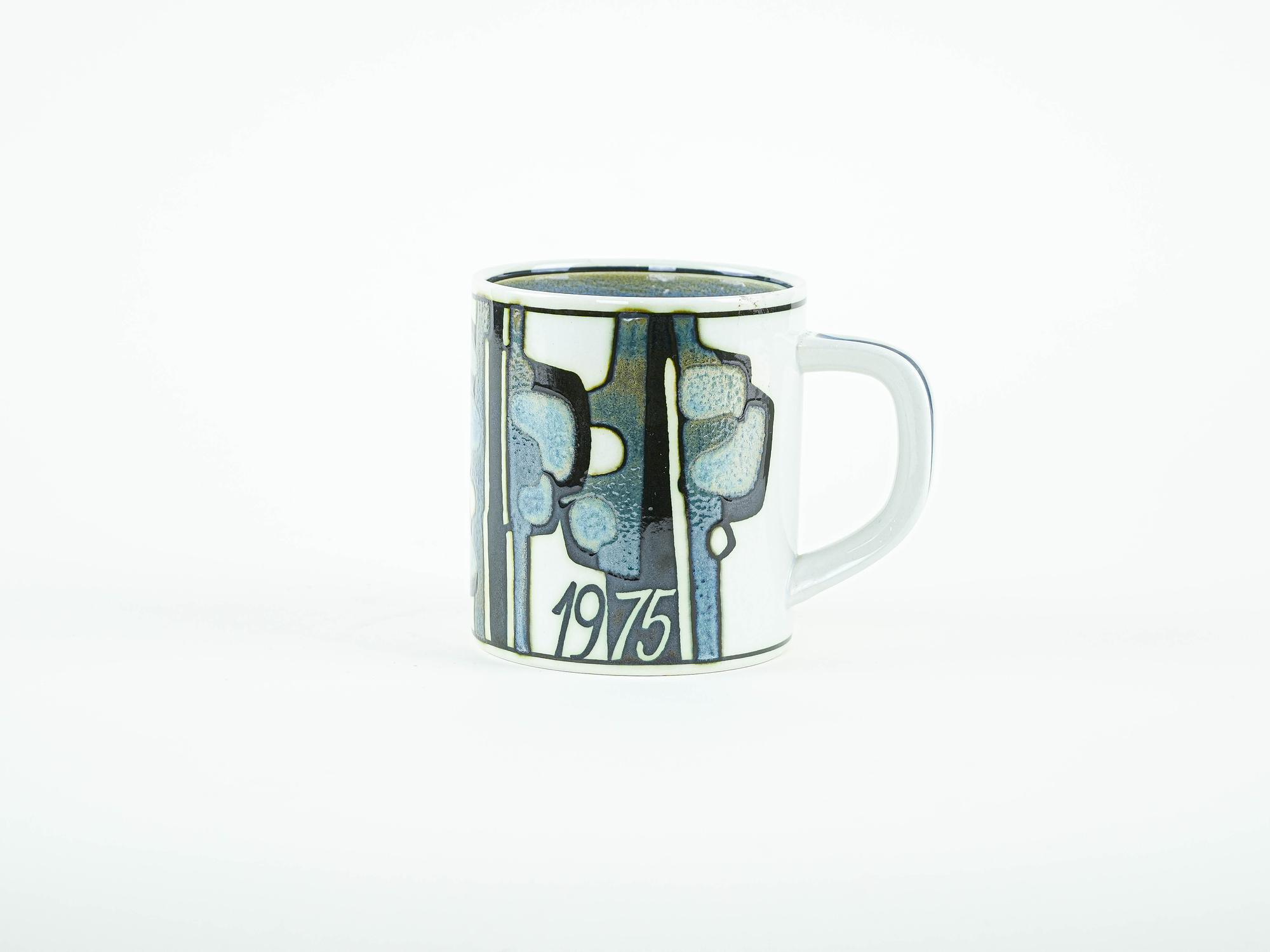 Ceramic cup 1970s Bodil Buch Royal Copenhagen 3