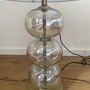 Tischleuchte mit Lampenschirm aus Leinen 1