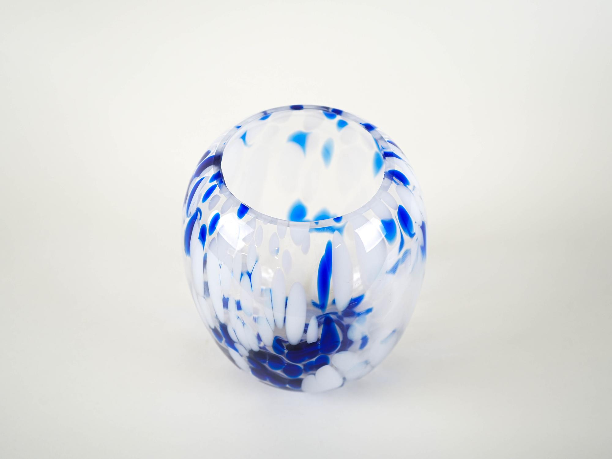 Glass vase 1970s 4