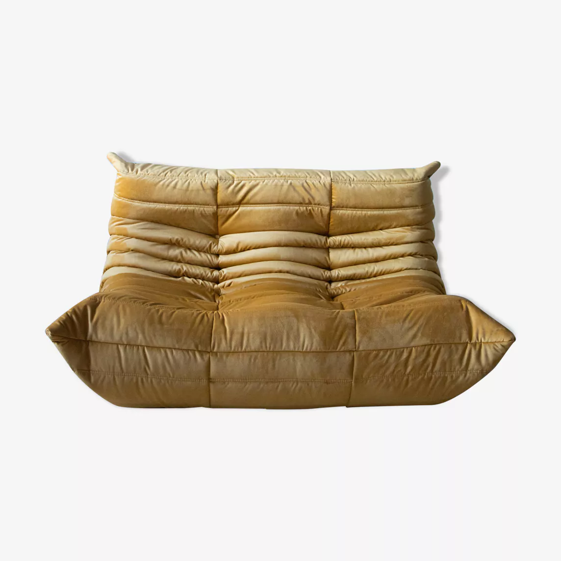 Divano Togo 2 posti velluto giallo oro 0