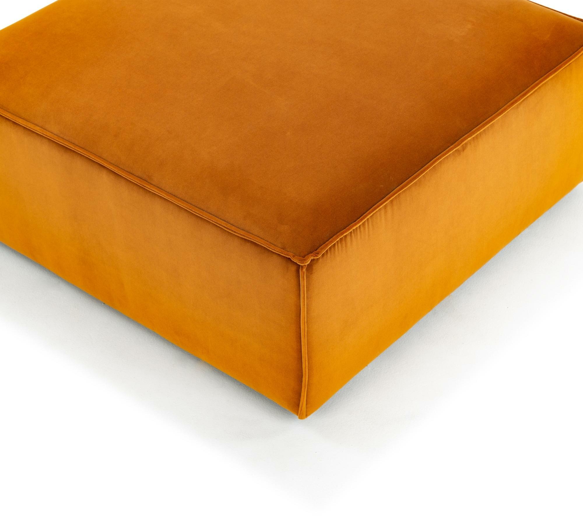 Dane Polsterhocker Velour Matt Amber 1