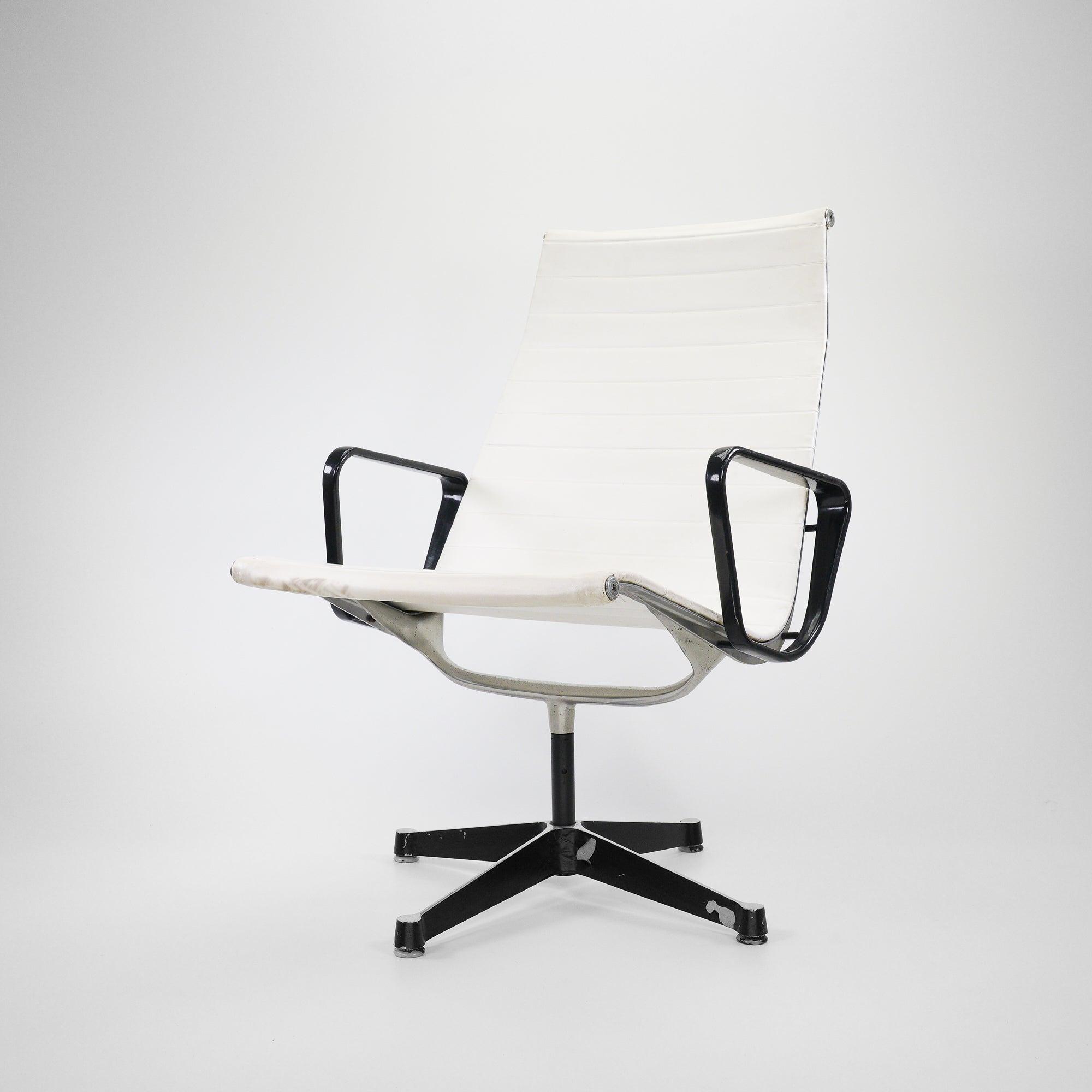 Vitra EA116 Chair Schwarz Weiß 0