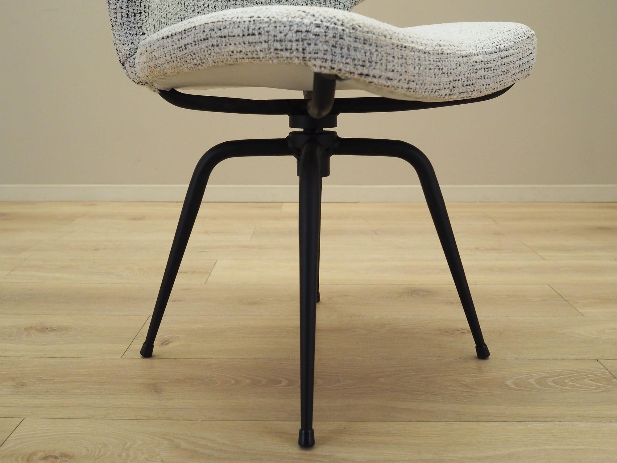 Swivel armchair with armrests 1970s 13