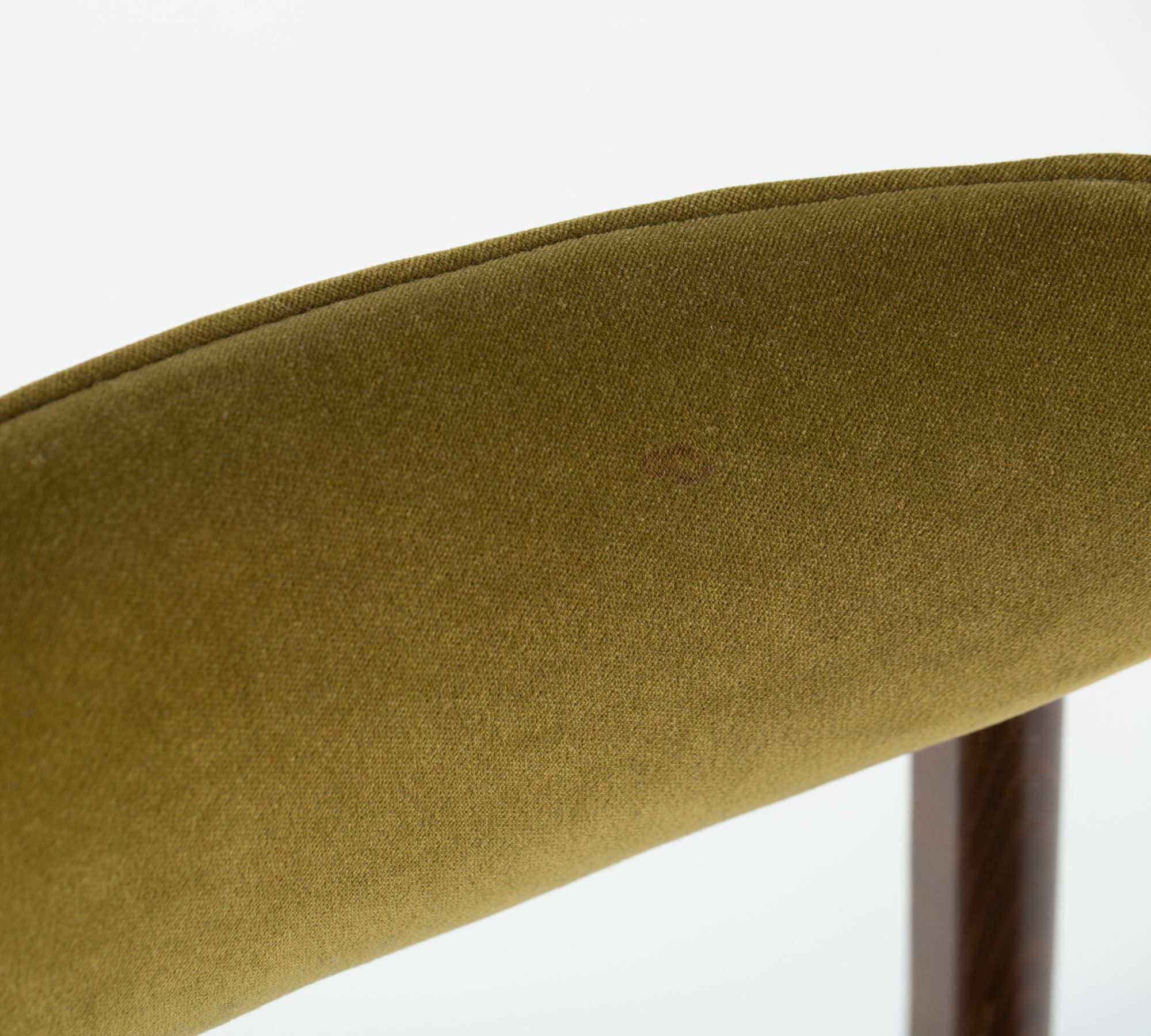 200-190 Stuhl Holz Samt Olive 4