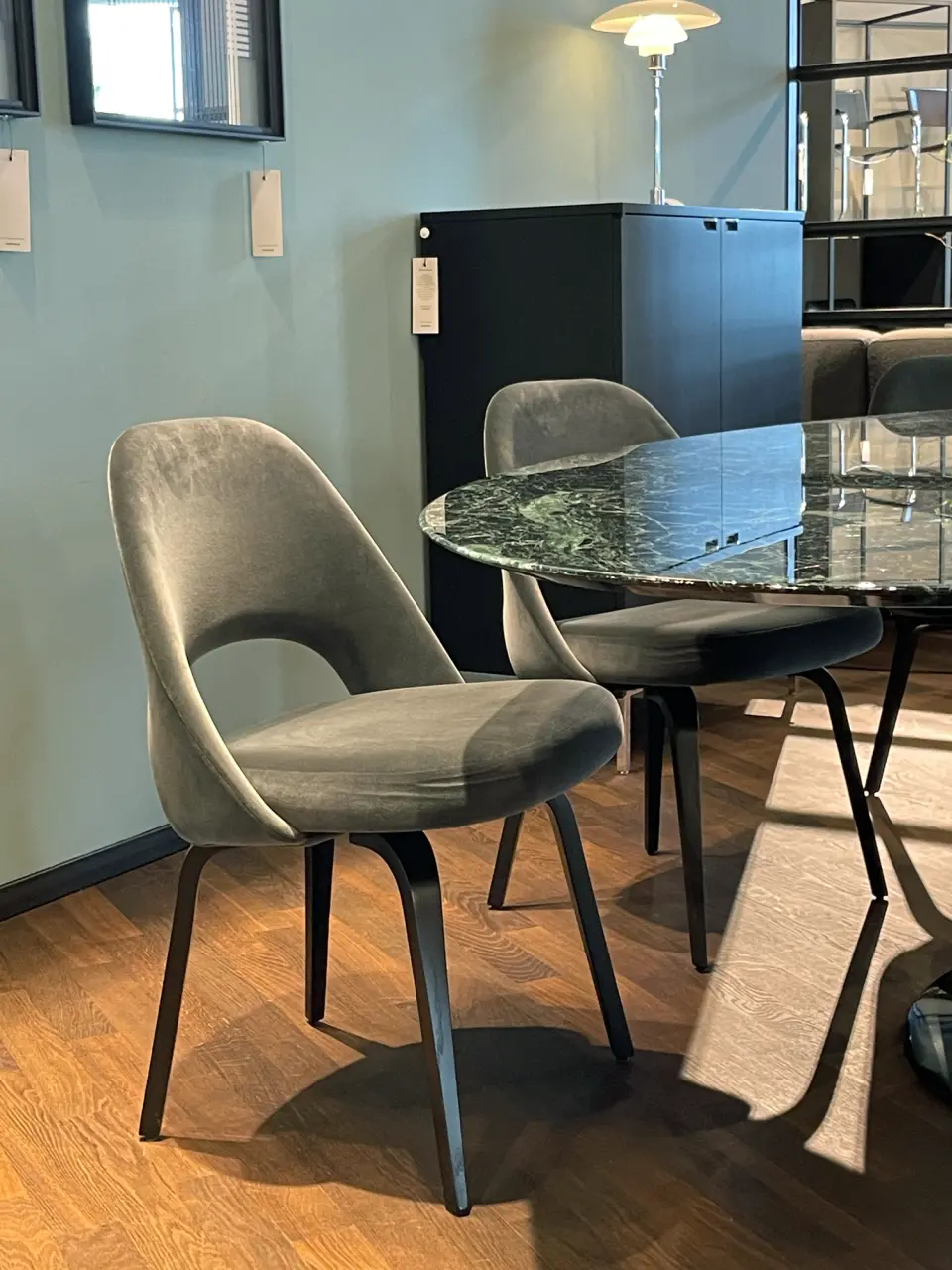 6x Saarinen Conference chairs Velvet Wood Grey 4