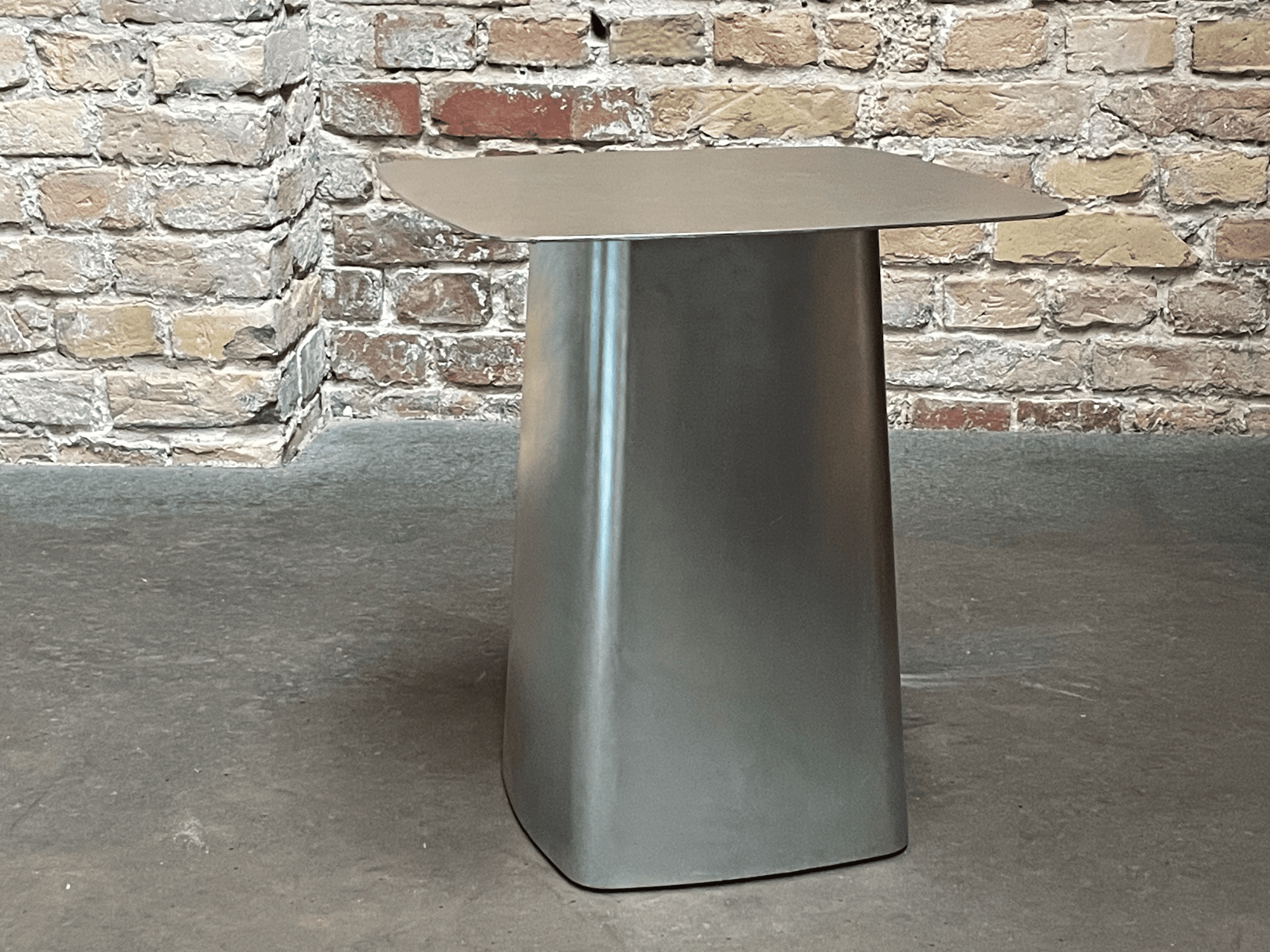 Metal Side Table Outdoor Beistelltisch Silber 3
