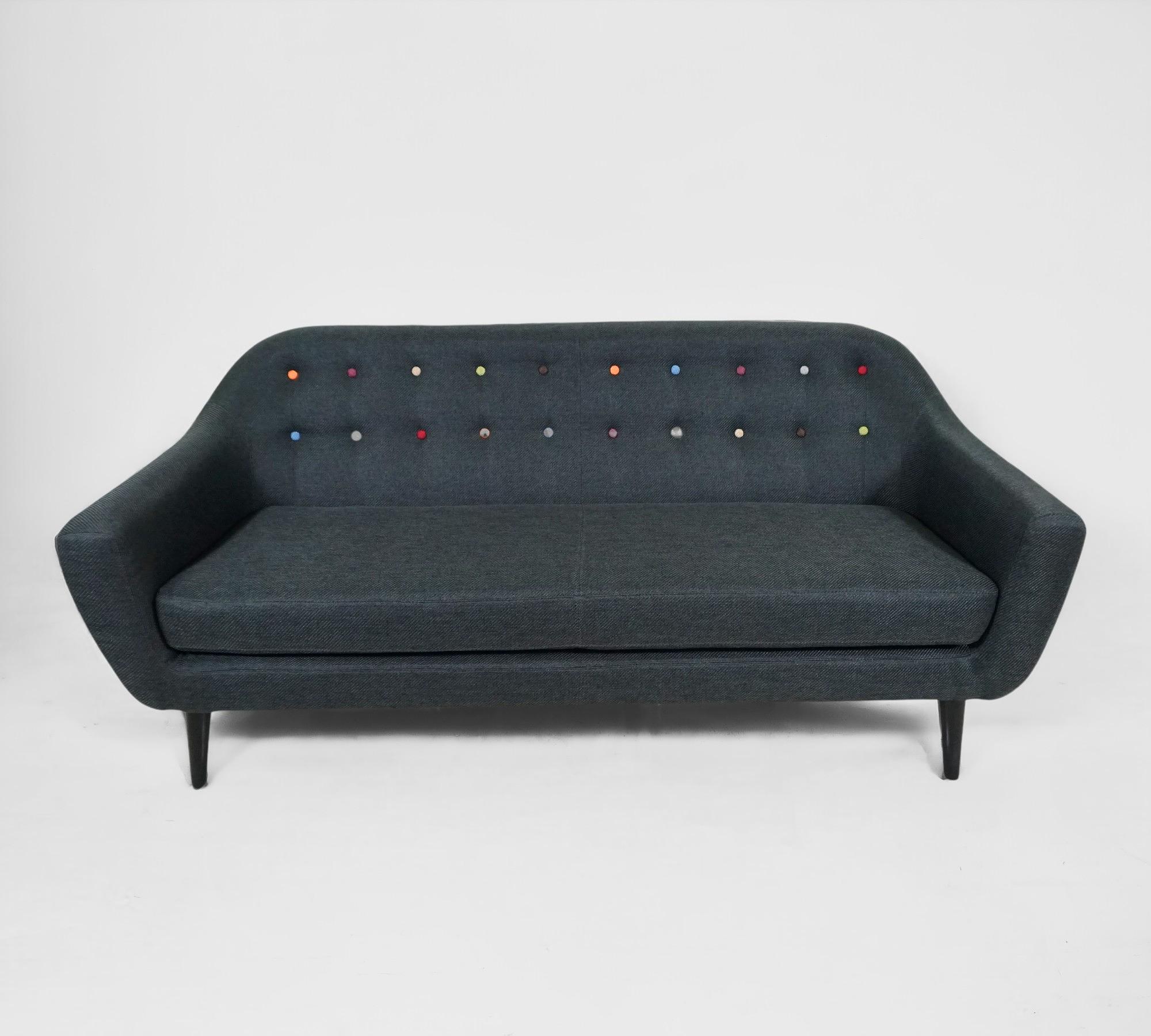 Ritchie Sofa 3-Sitzer Textil Anthrazit Bunte Knöpfe 1