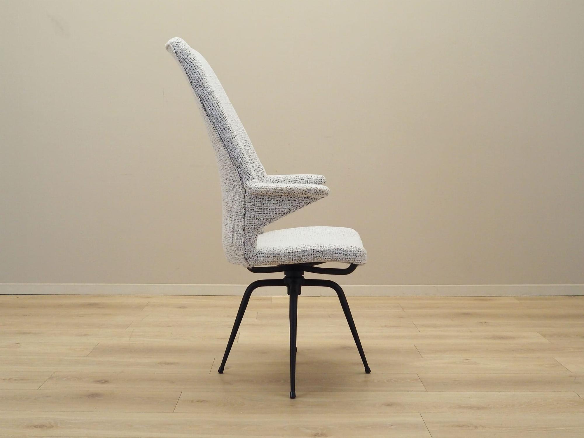 Swivel armchair with armrests 1970s 10