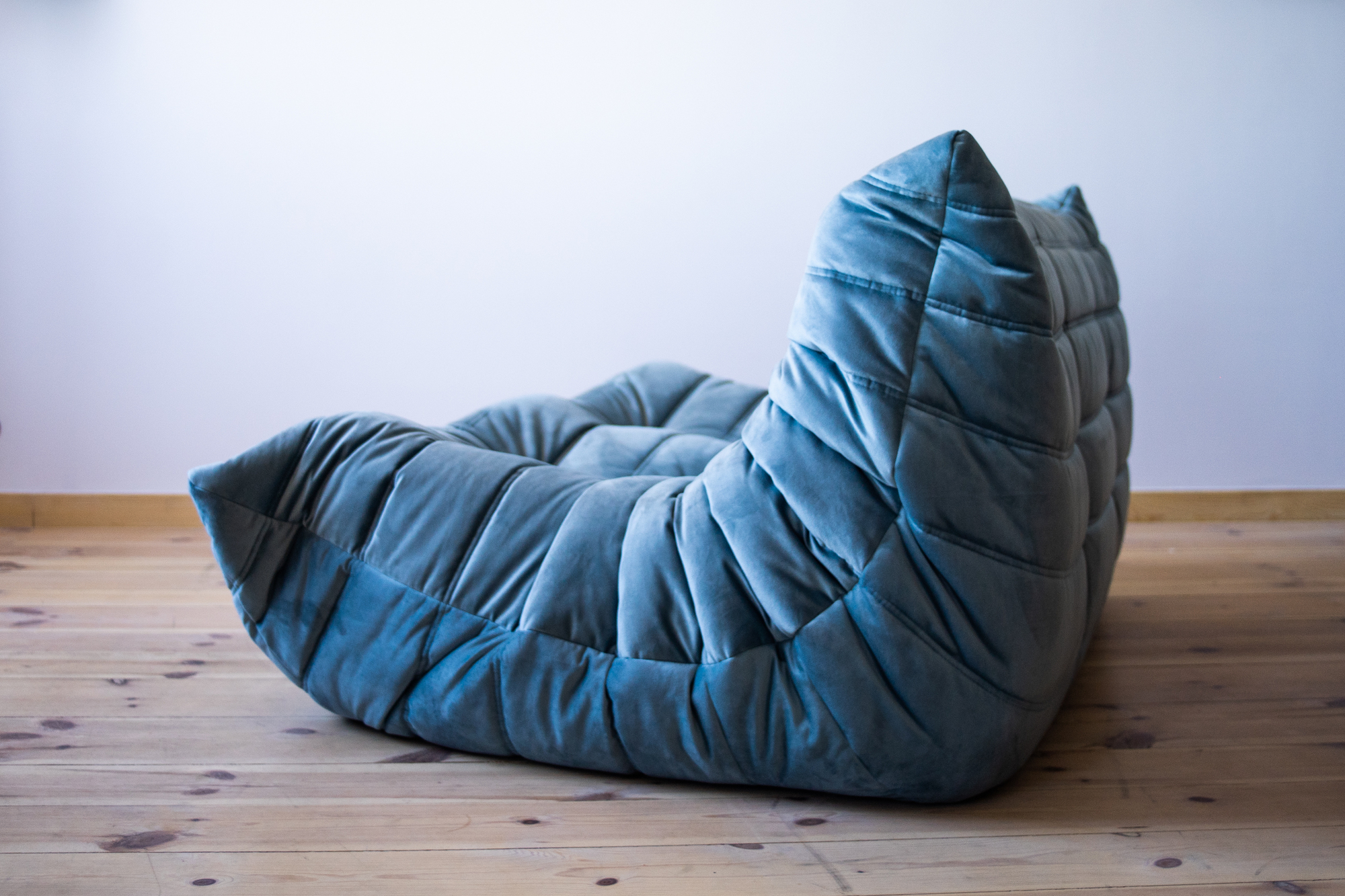 Divano Togo 2 posti velluto azzurro 2