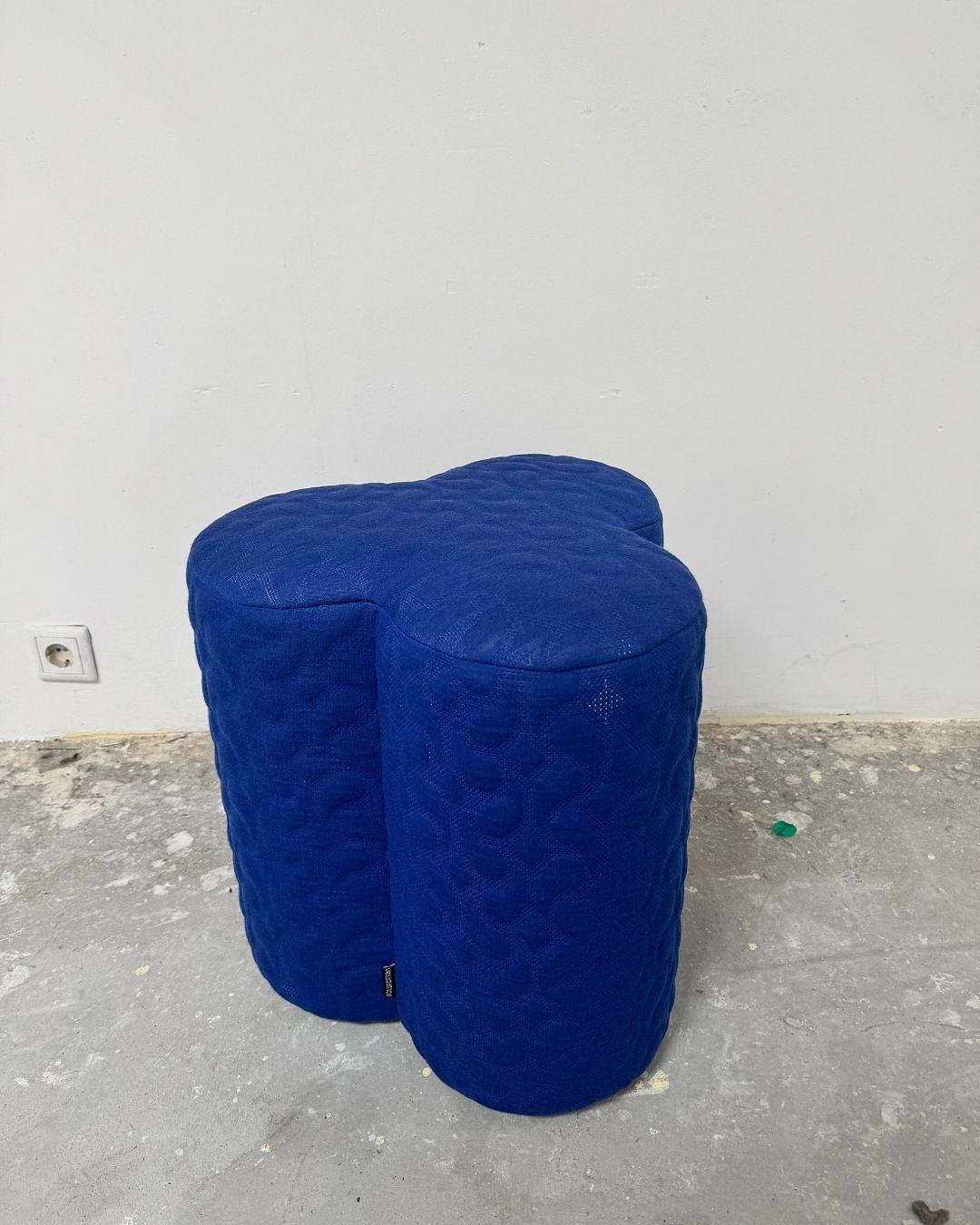 Clover stool Blue 4