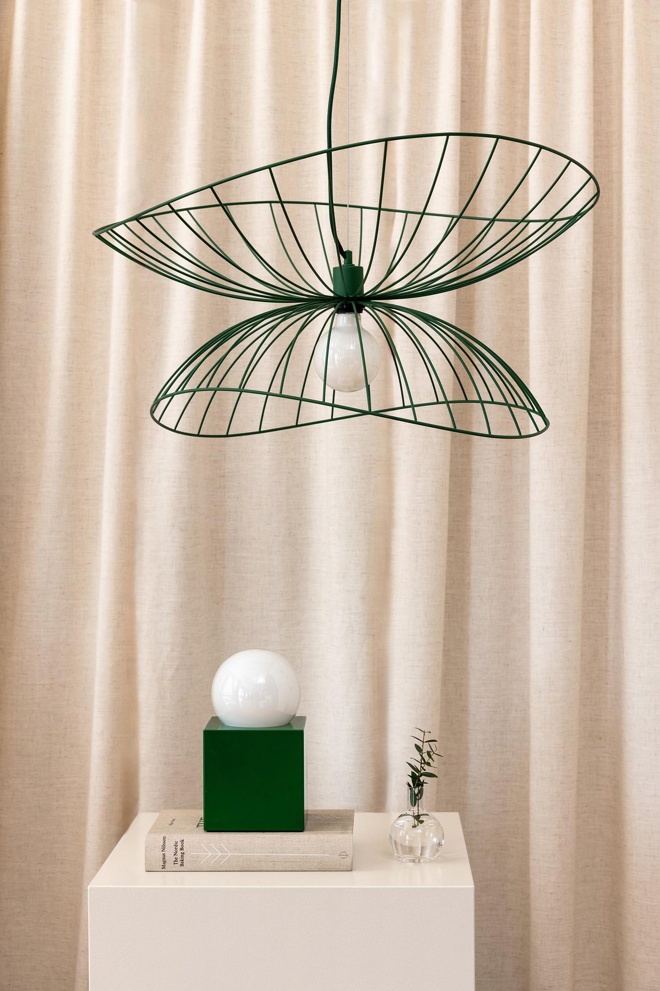 Bob 14 Tischleuchte Grün mit USB-C Ladestation 5