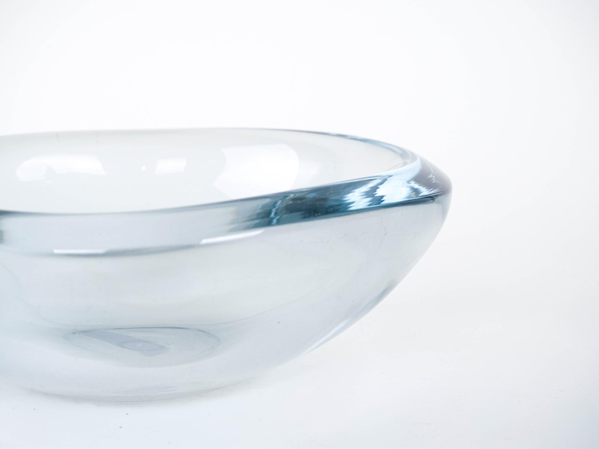 Glass bowl 1960s 3