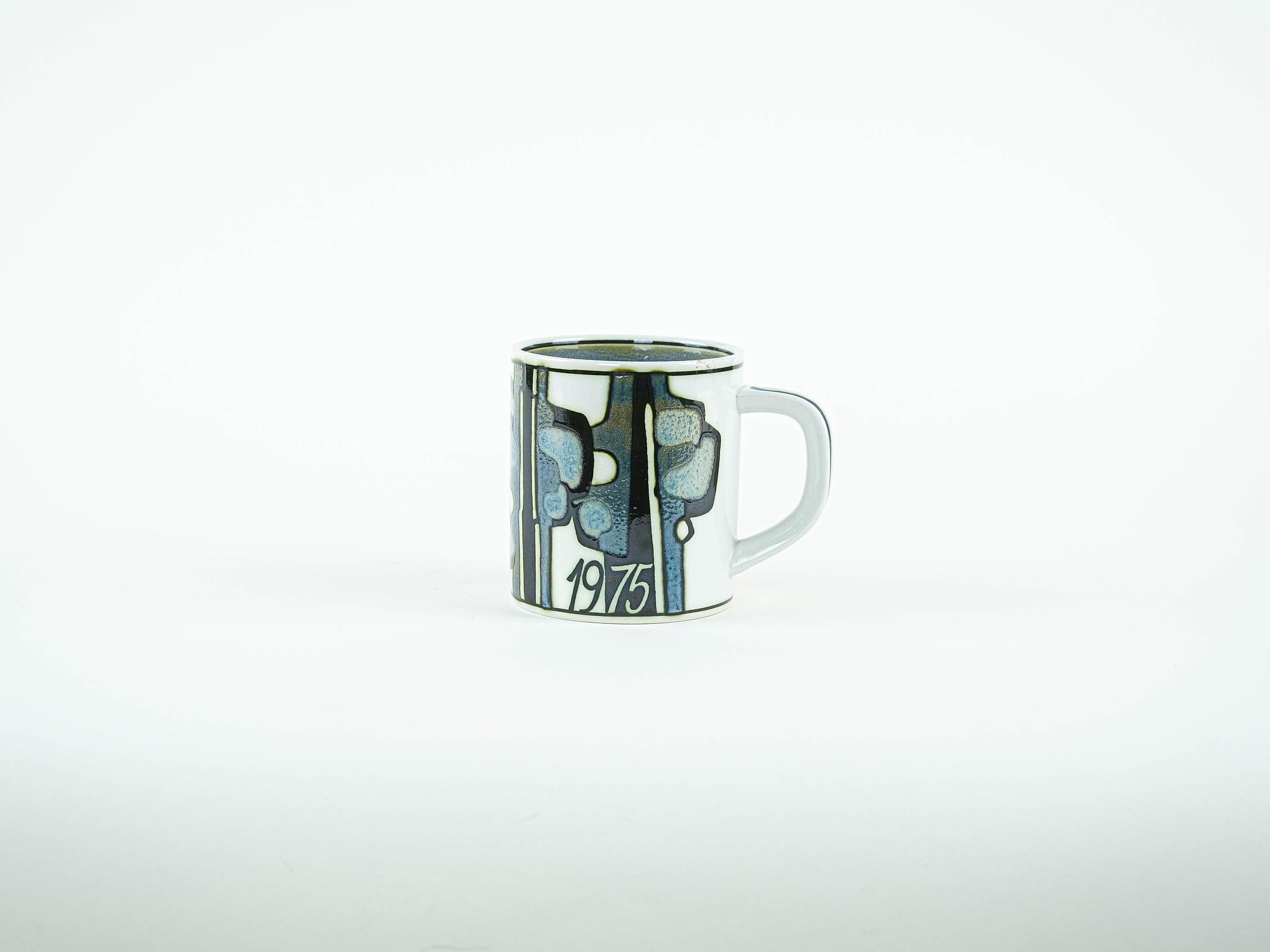 Ceramic cup 1970s Bodil Buch Royal Copenhagen 2