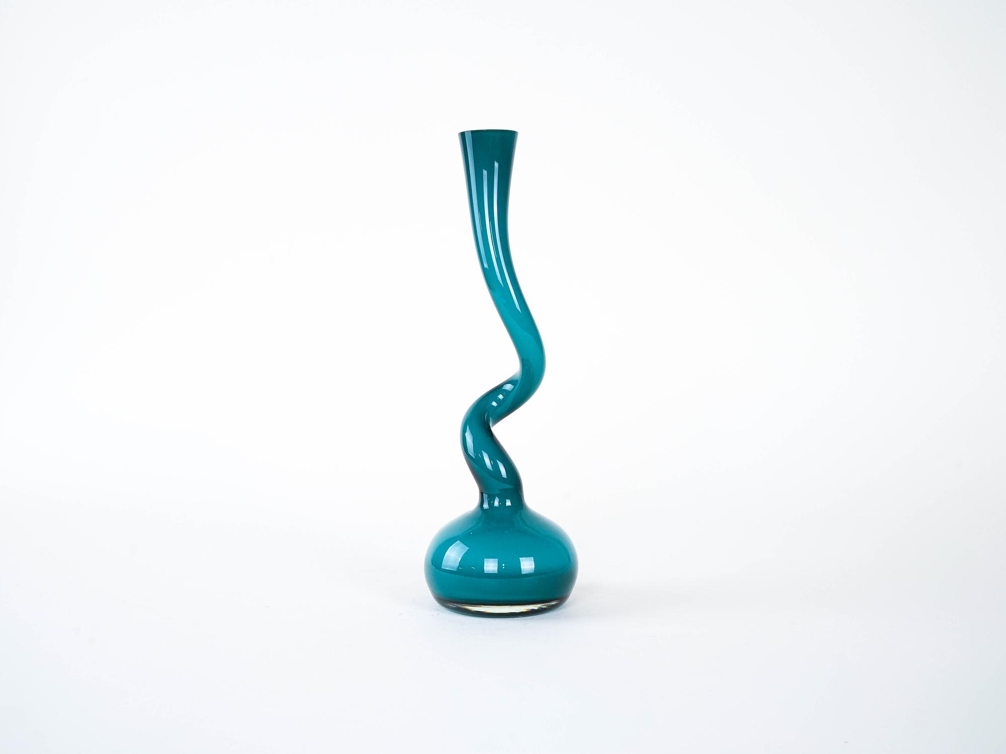 Swing Vase Turquoise 1