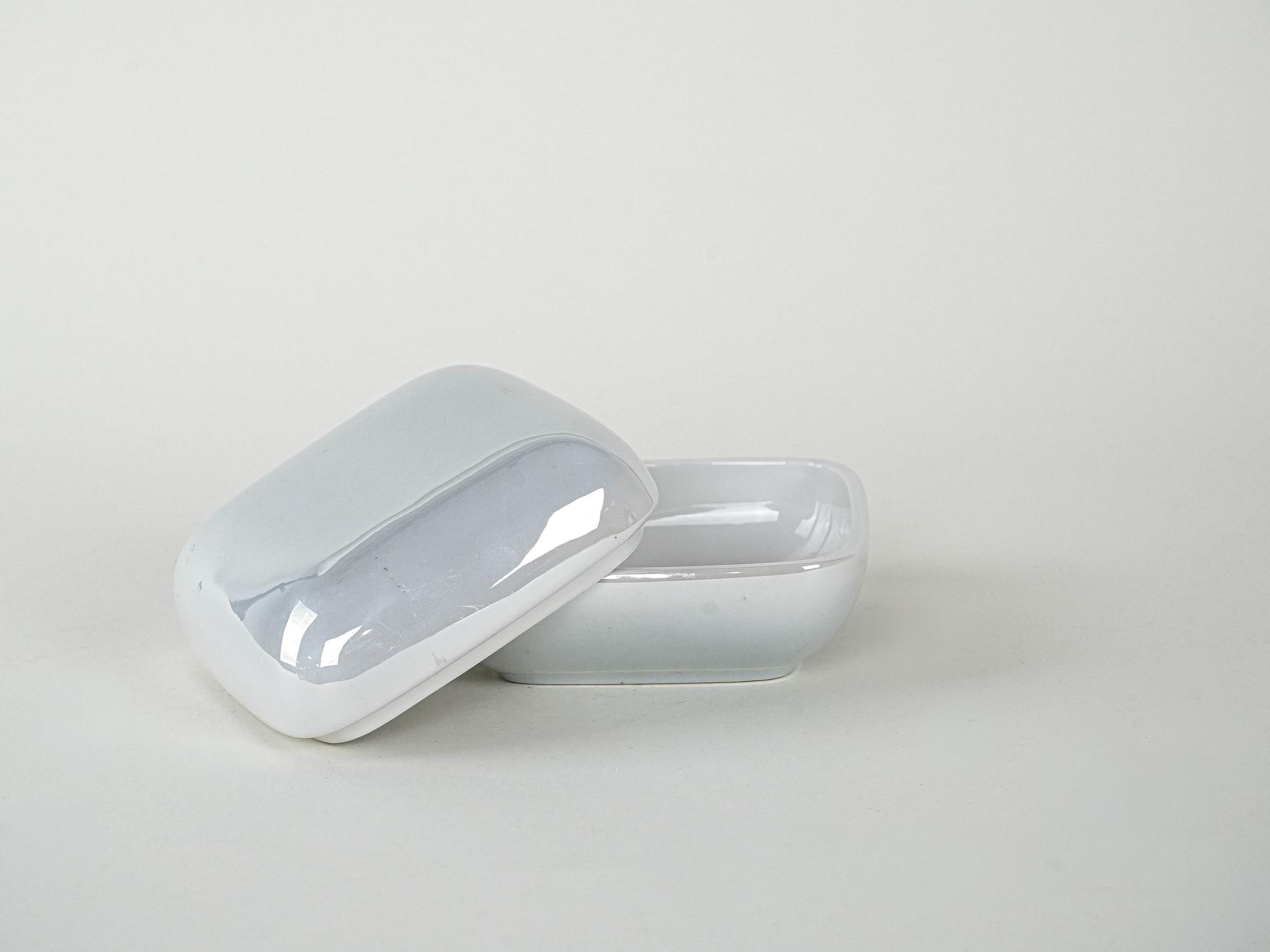 Porcelain box White 1970s 3